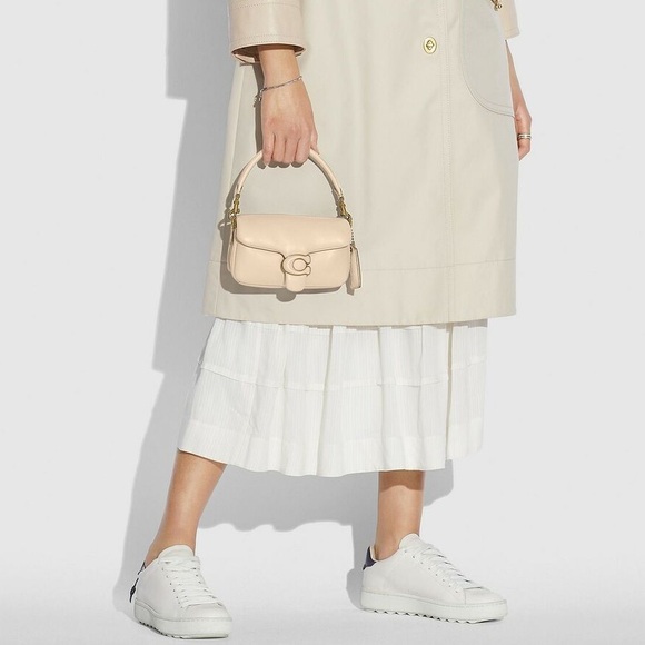 Coach Pillow Tabby 18 Ivory - Picture 11 of 11